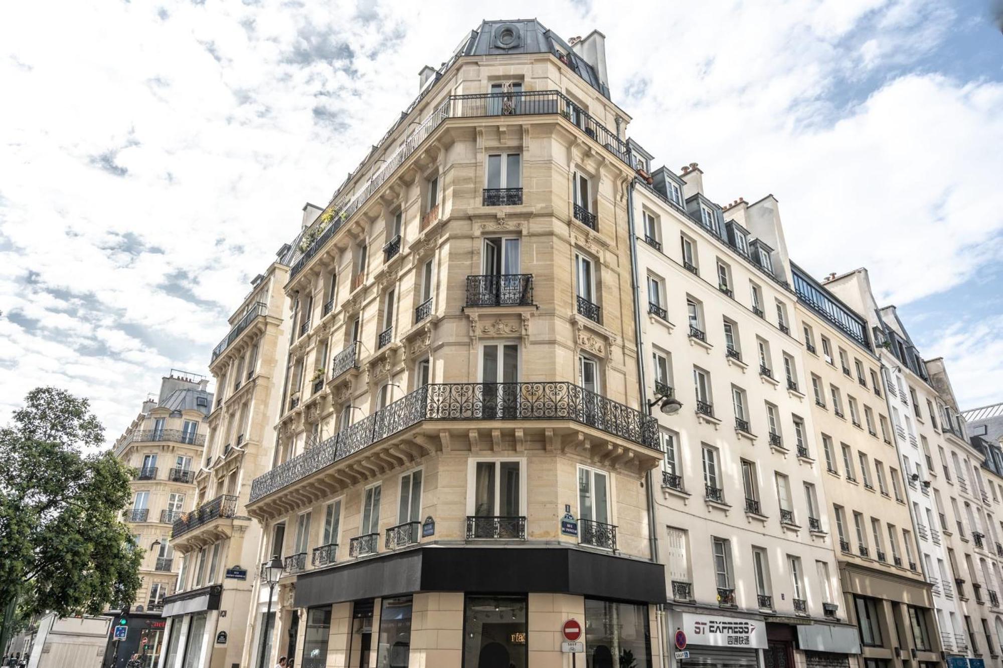 Bright Studio Near The Marais Apartment Paris Bagian luar foto